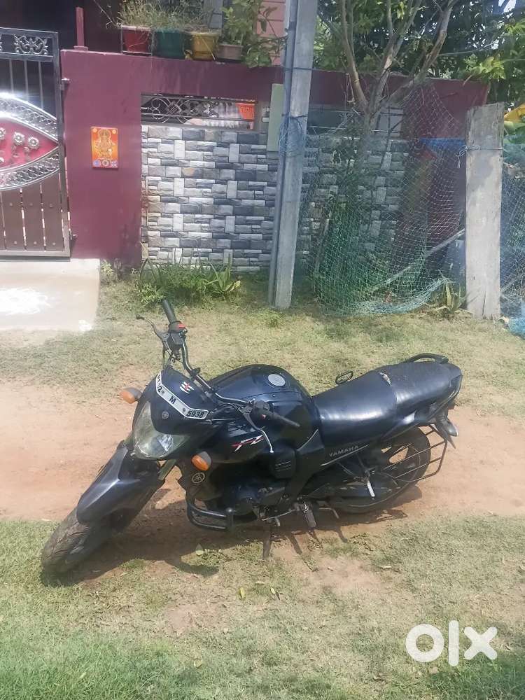 Good condition .new paint  only display demege