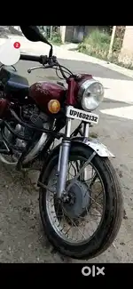 गाड़ी बेहतरीन गाड़ी में कोई कमी नहीं है ओल्ड मॉडल गाड़ी है