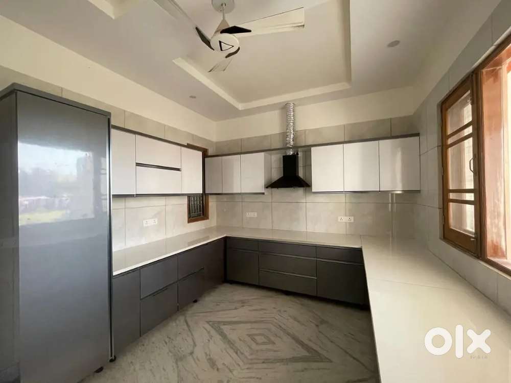 12 marle Double story at 2.5cr trikuta ngr ext n 3bhk duplex at 90 lkh