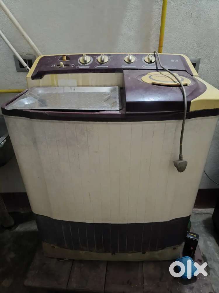 LG Semi automatic Washing Machine