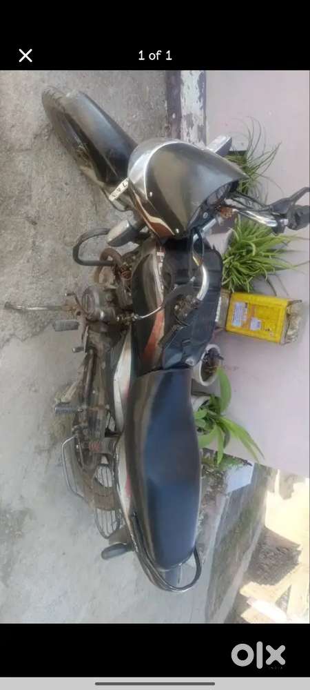 Platina 125 cc all good condition. Tiyers new battery new. Self start.