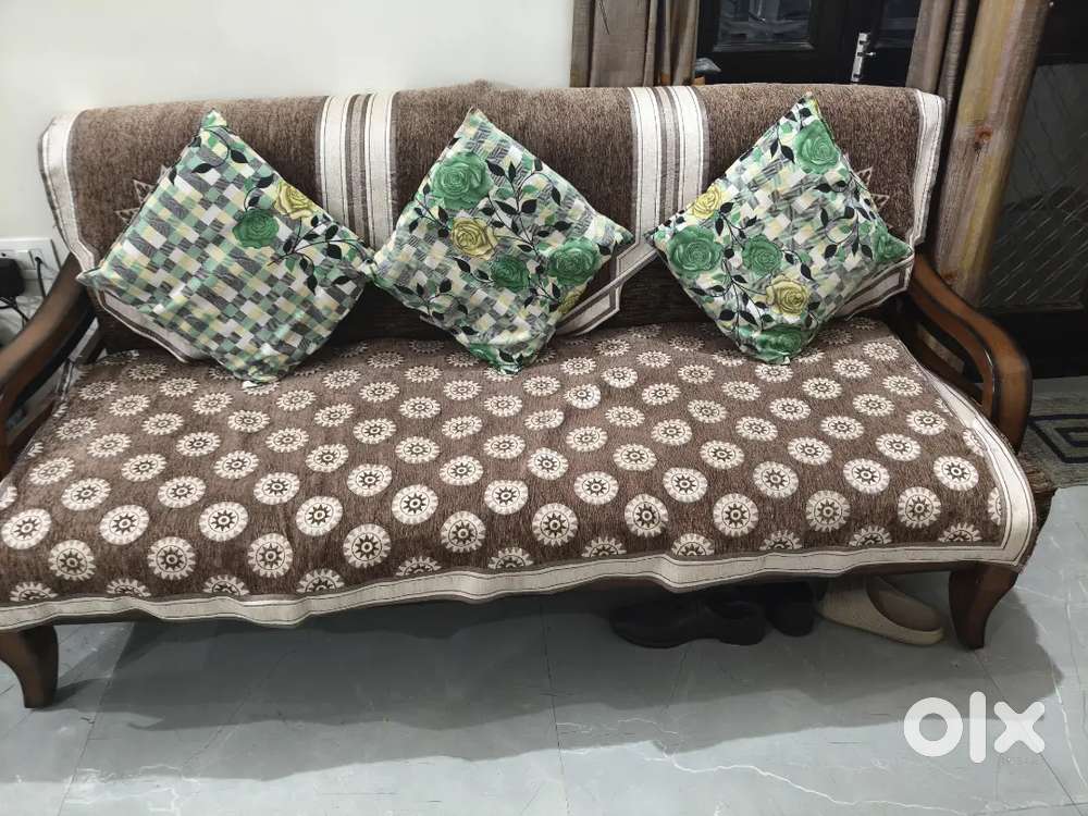 3+2 Total 5 Seater Original Saagwan wood Sofa set