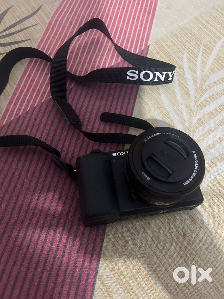 Sony ZV-E10 Mirrorless Camera with 16–50mm Lens