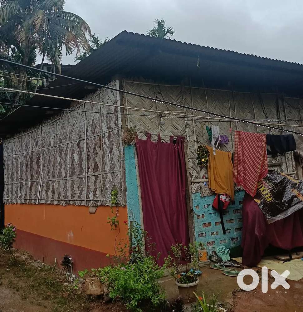 Half Wall Pakka Room Rent