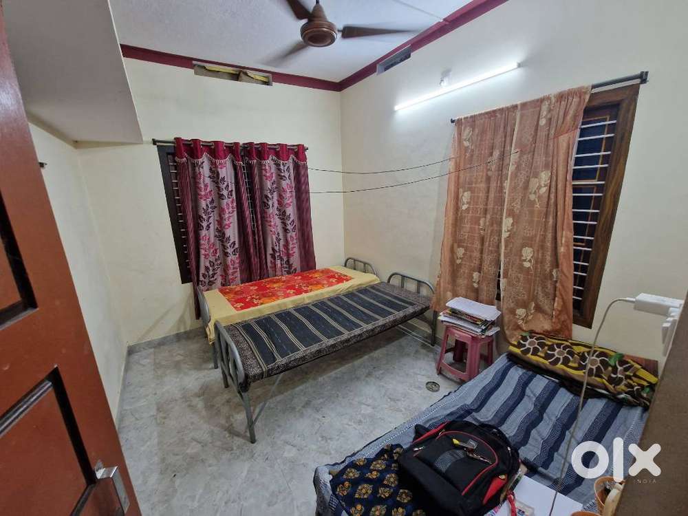 PG Available for Working Ladies &  Girt Student