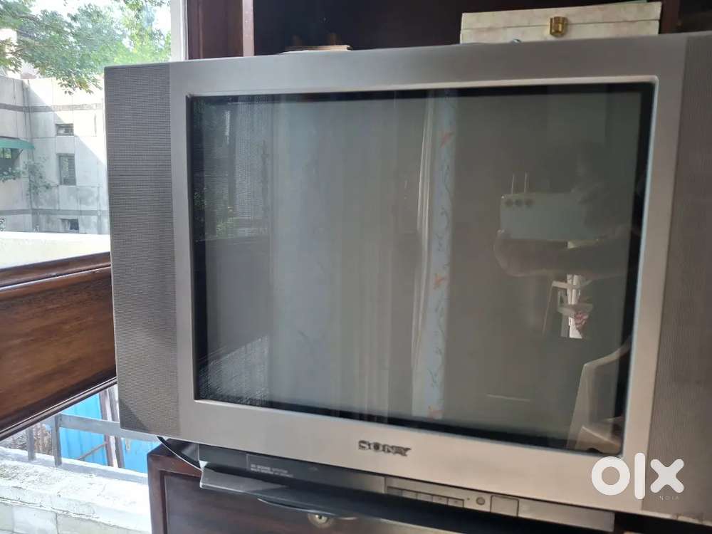 Sony TV with woofer