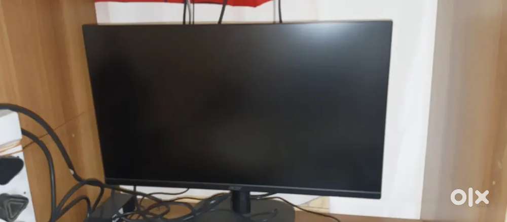 Computer  set  Monitor and desktop Fix Price 9999 koi top mol nahi