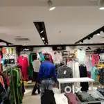 Hiring girls and boys Vishal Mega Mart in Delhi NCR Shopping Mall