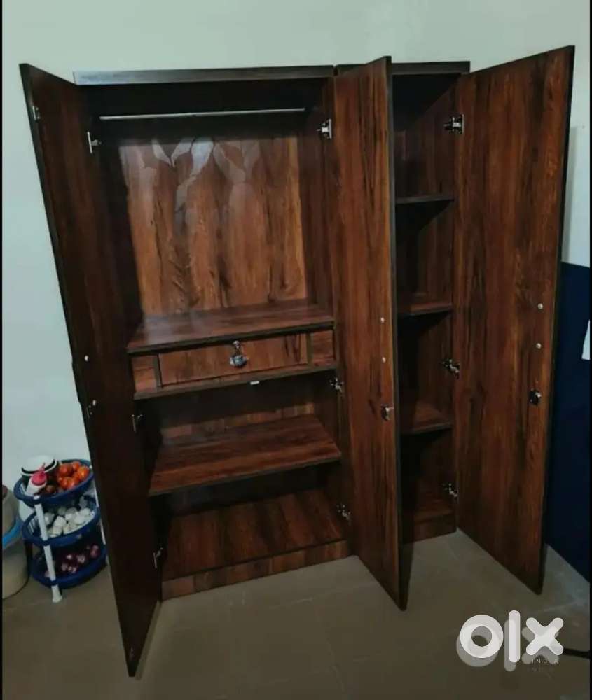 Brand new 1+1+1= 3  threedoor wardrobe