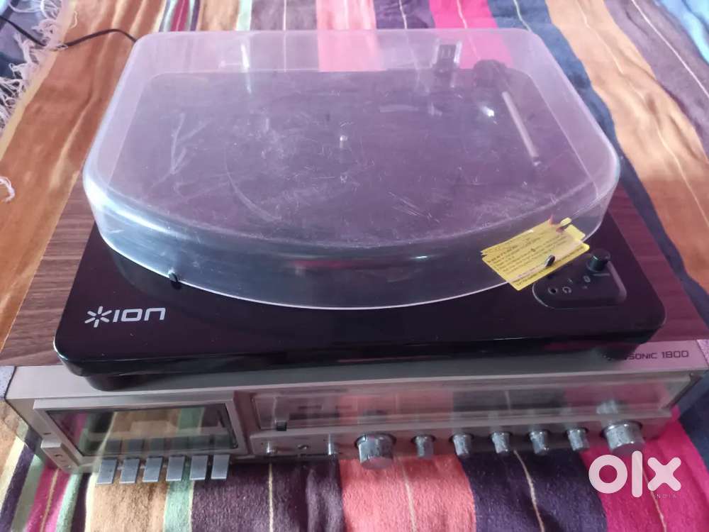 NATIONAL PANASONIC AMPLIFIER LEDSONIC 1800 AND ION 3 SPEED TURNTABLE