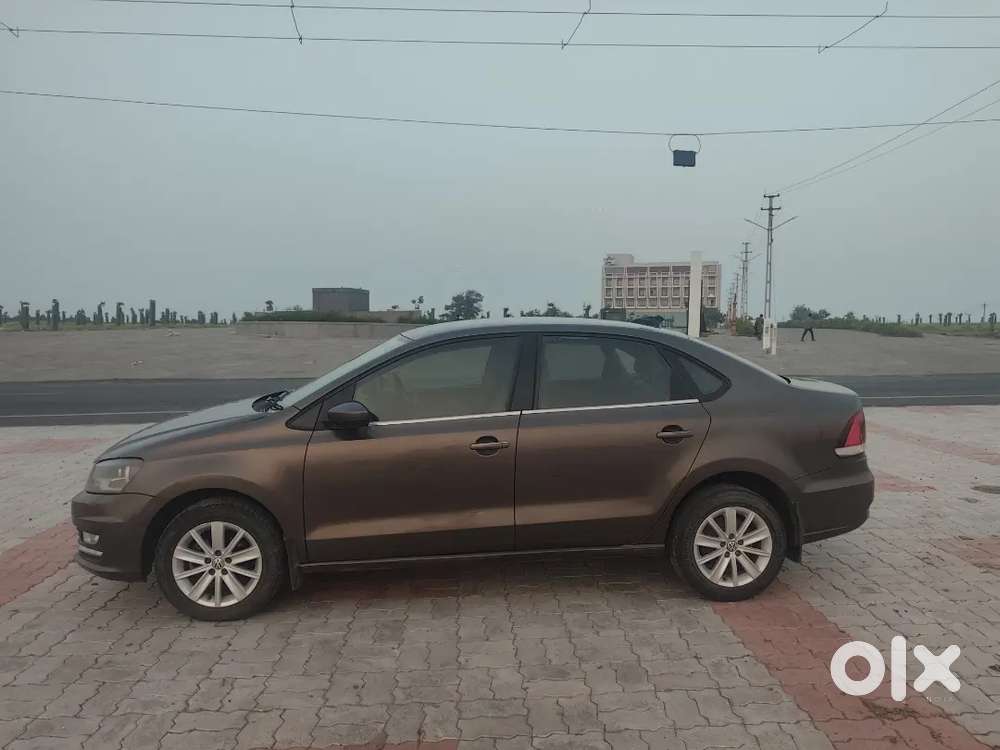 Volkswagen Vento 105876 Km Driven with company record.