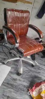 Office Chiar available