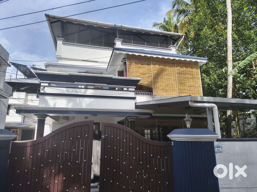 First Floor for rent Rs.10,000/- near Valiyavila Junction