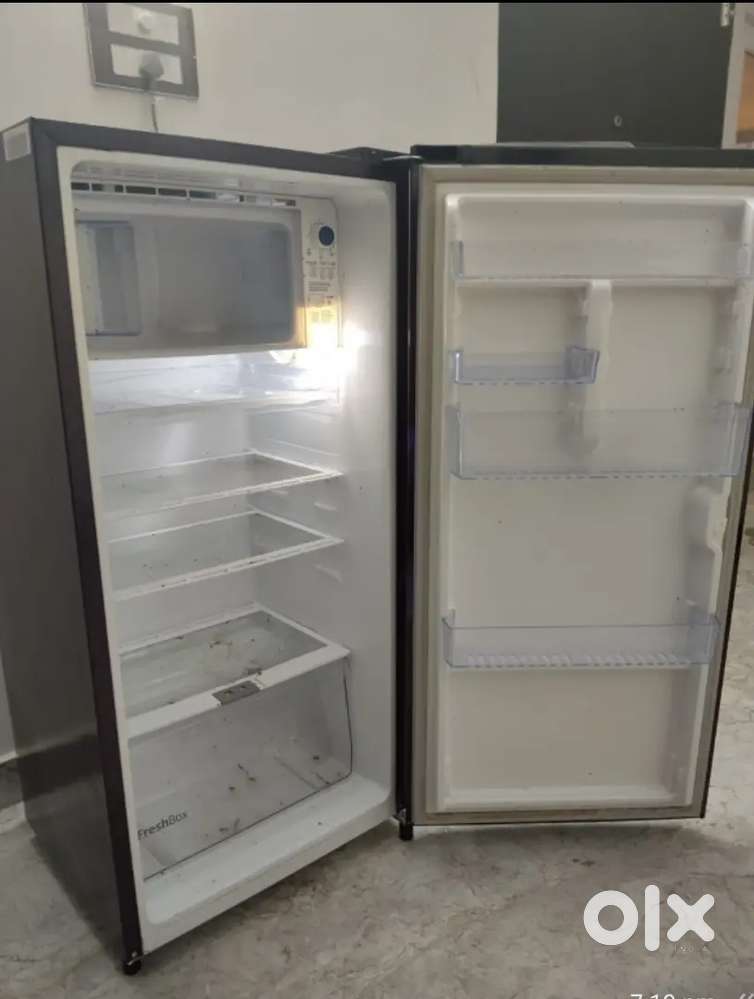 Un used fridge