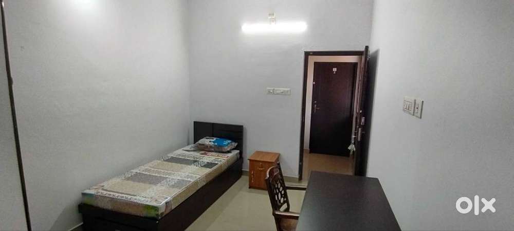 Furnished AC/Non-AC rooms for rent near Govt Medical College, Thrissur