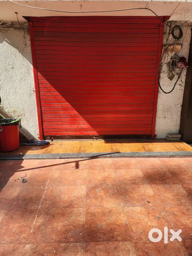 College Road Shop For  Rent