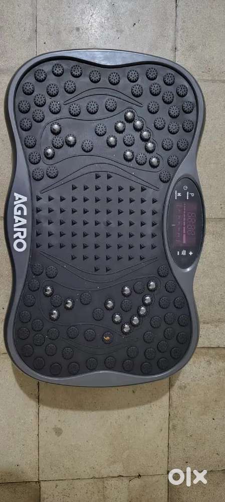 AGARO alpha crazyfit vibration plate massager home gym workout machine