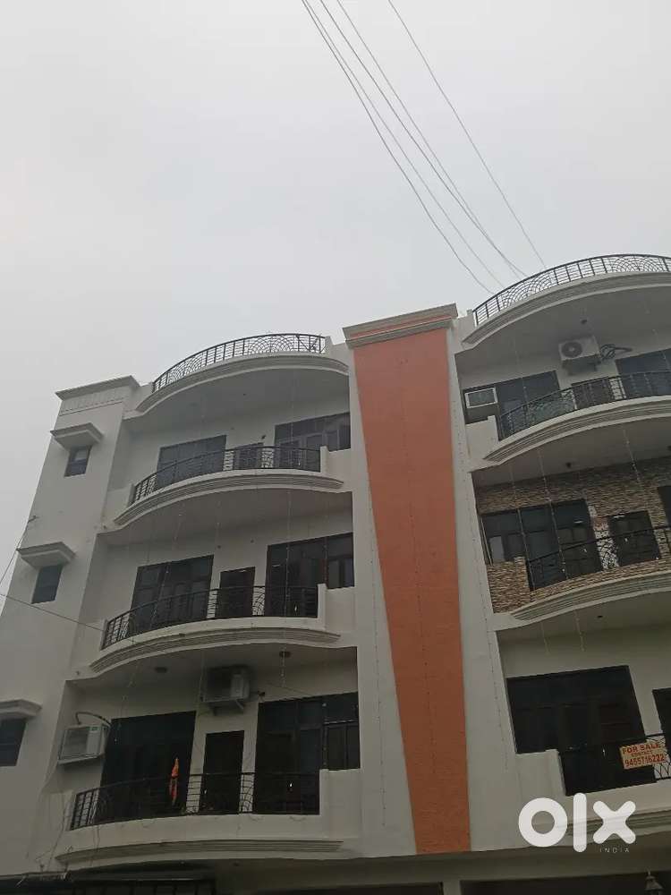 4 bhk flat for rent in Mahanagar