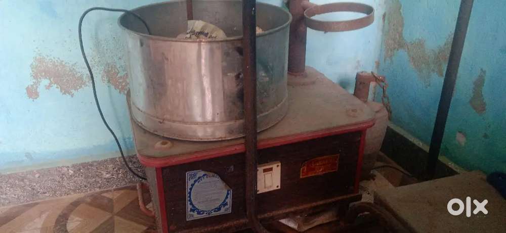 Rice flour grinder