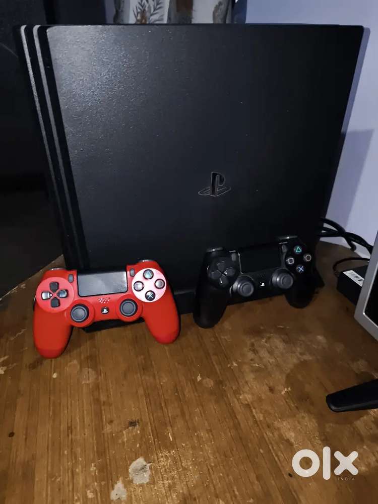 Made in USA ps4 pro better condition with 2 controller and lot of game