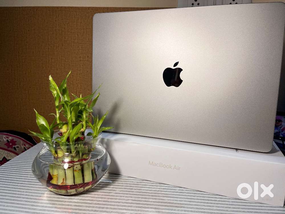 Macbook air m2 8gb/256gb 15inch