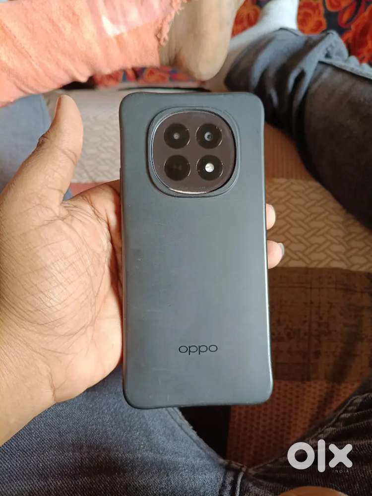 Oppo f29 8/128.. 6 mont old hai new condition hai...