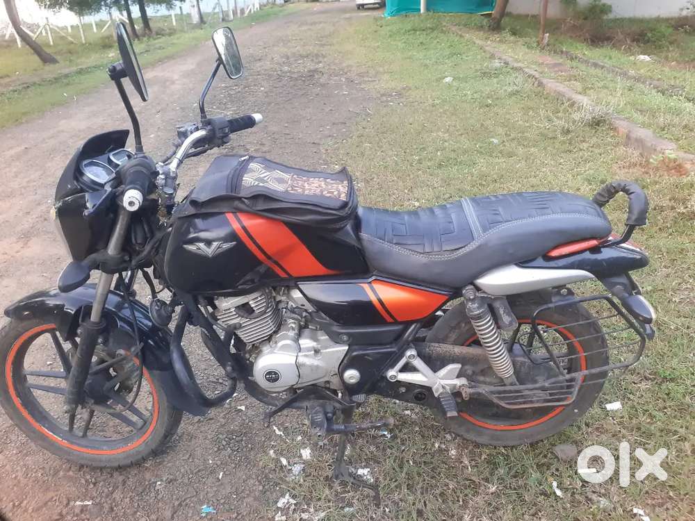Bajaj v15 very good condition all paper available