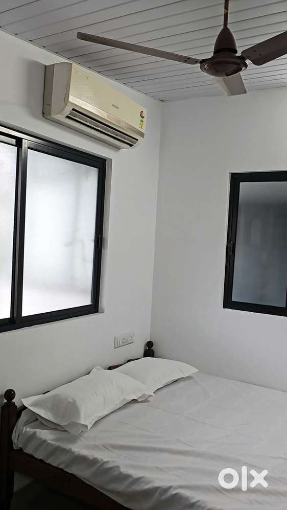 EDAPALLY 2KM STUDIO APARTMENT 1st FLOOR FAMILY / EXE - COUPLES /BACHLR