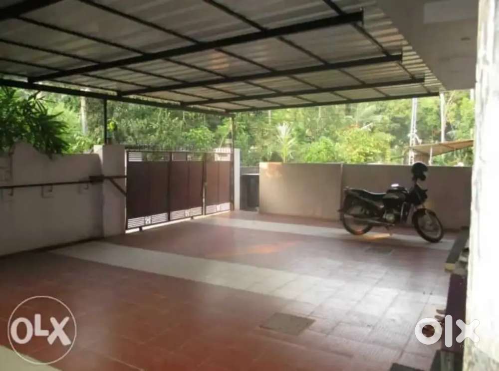 Rent hose  near shanthinikethan school vilappisala kunnumpuram