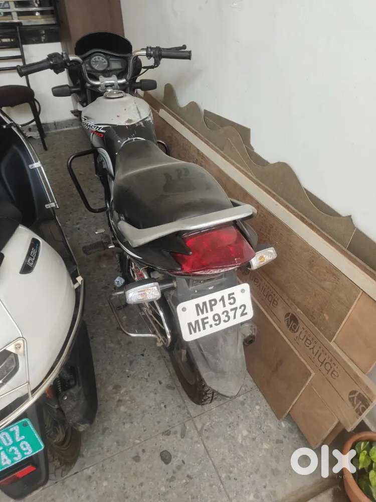 Good condition grey and black colour and single hand single hand bike