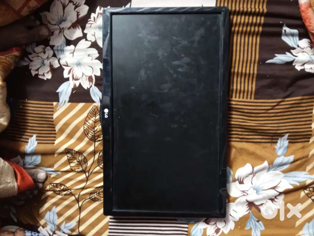 Bechna hai LG good condition