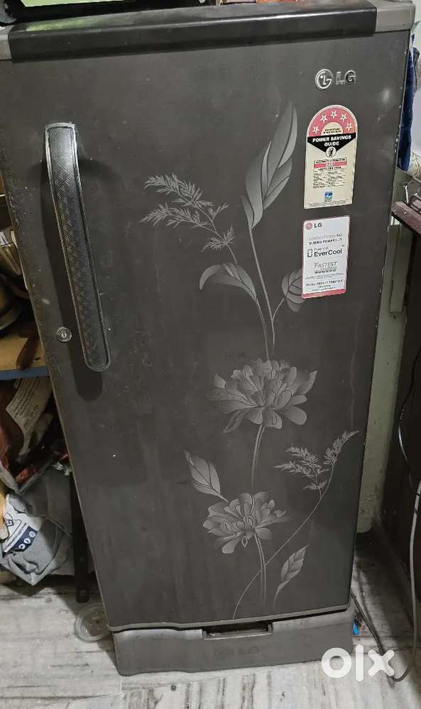 LG fridge in excellent condition