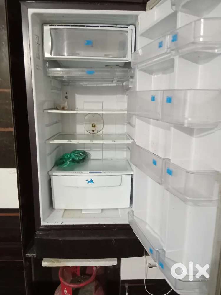 Fridge make godrej