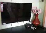 Smart LG 51 Ultra HD Slimmest IPS Panel LED TV with HDMI n USB 1080pix