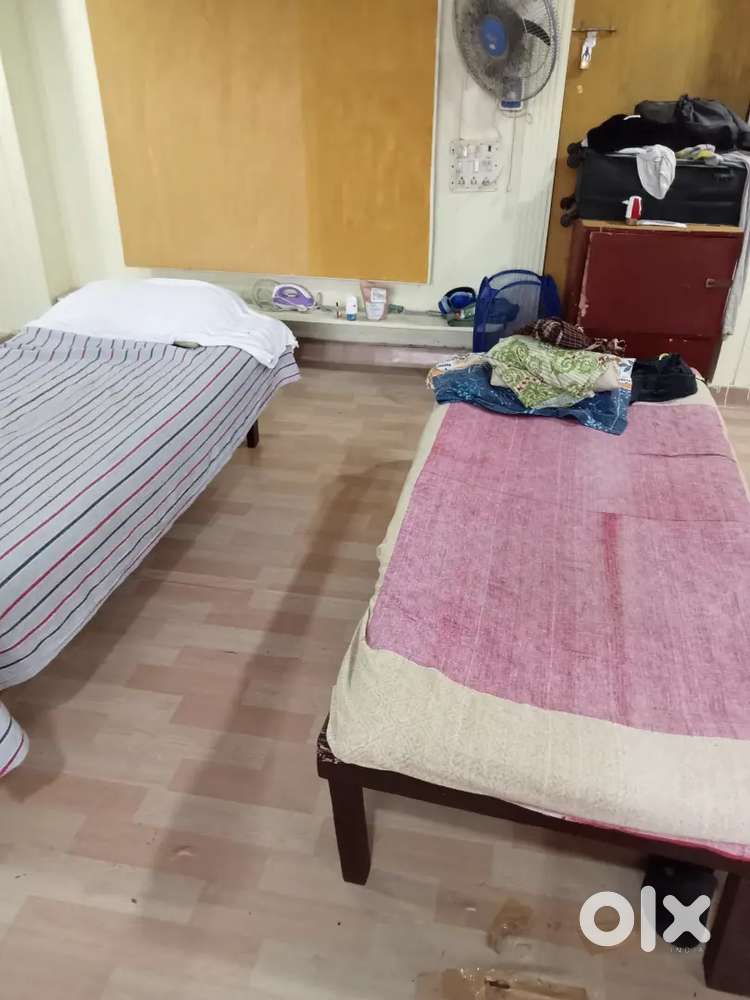 Thise pg.peing guest.for job class boys only.pg ispeor ventilesion..