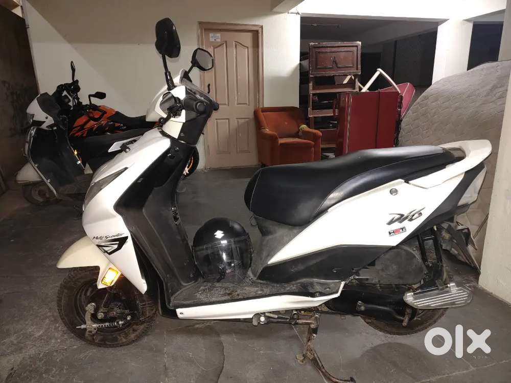 Dio scooter