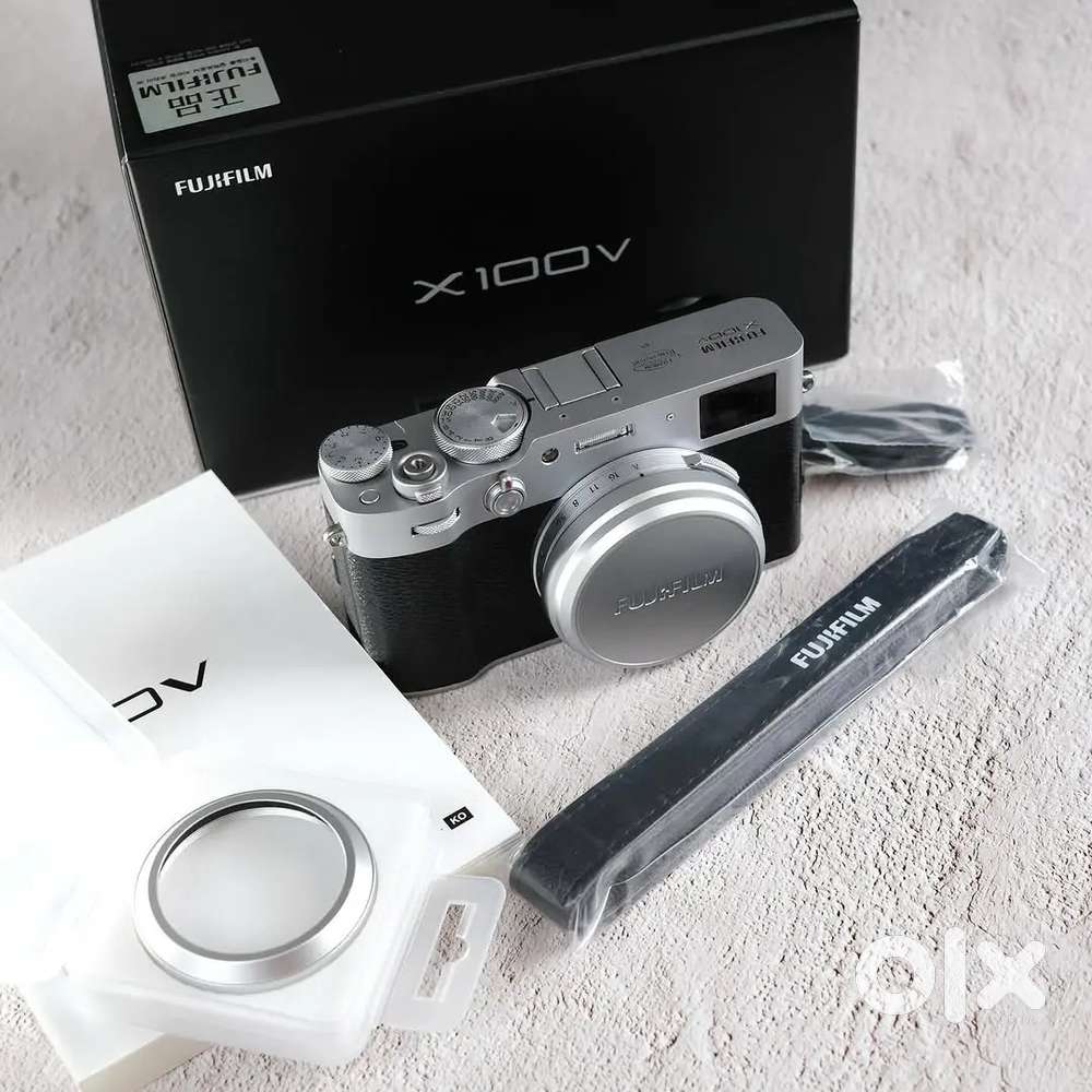 Fujifilm X100V Digital Camera (Black)