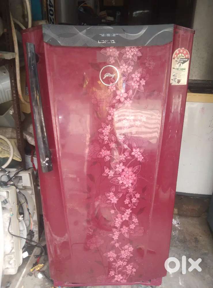 GODREJ SINGLE .DOOR FRIDGE 190L WORKING WARRANTY