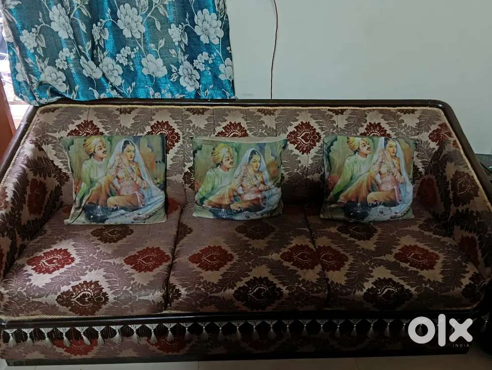 Seven seater sofa set with Good quality n condition