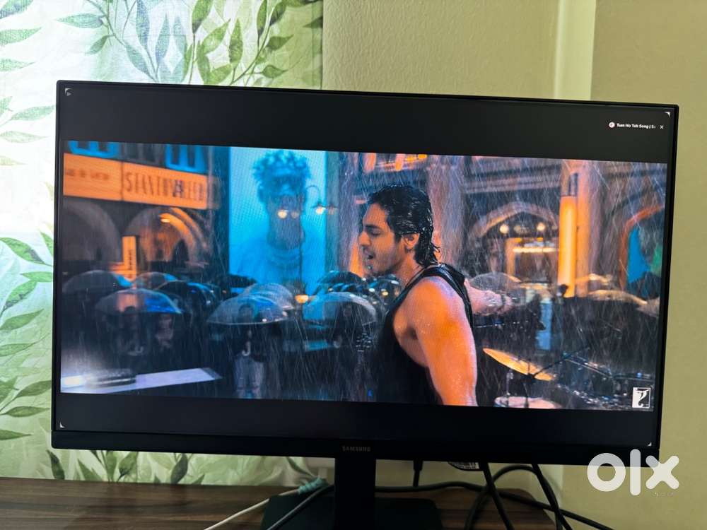Samsung 22” IPS Monitor  FHD 100Hz  Borderless  Like New
