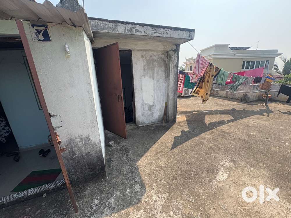 2 girls are stay here need one girl for stay here