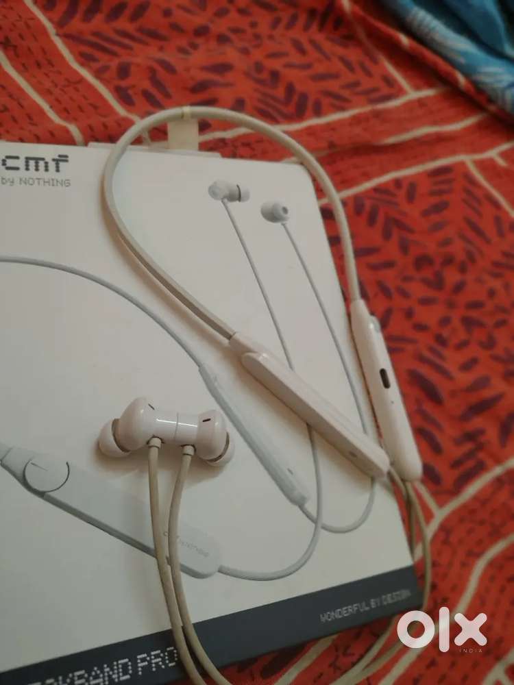 ALMOST NEW CONDITION NOTHING NECKBAND PRO With Dual MIC sell