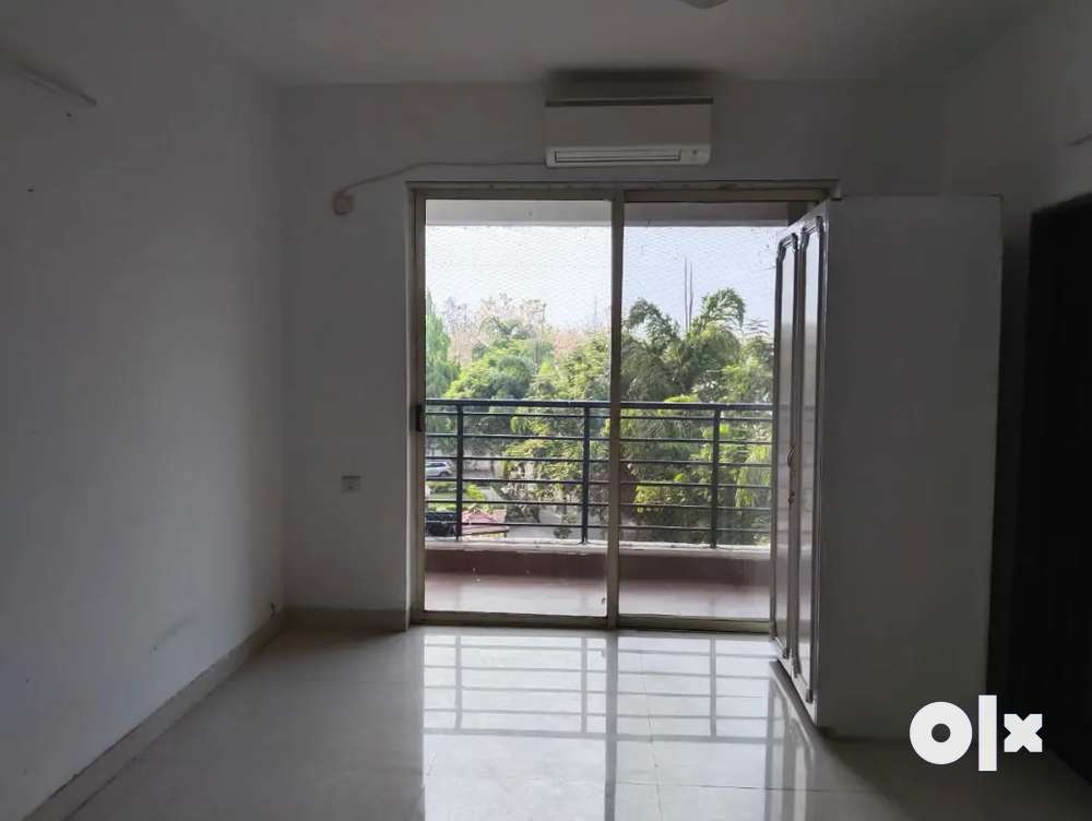 Luxury and spacious 4bhk balcony flat for rent in Shalimar township