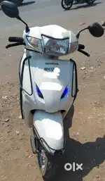 ACTIVA White in Superb Condition