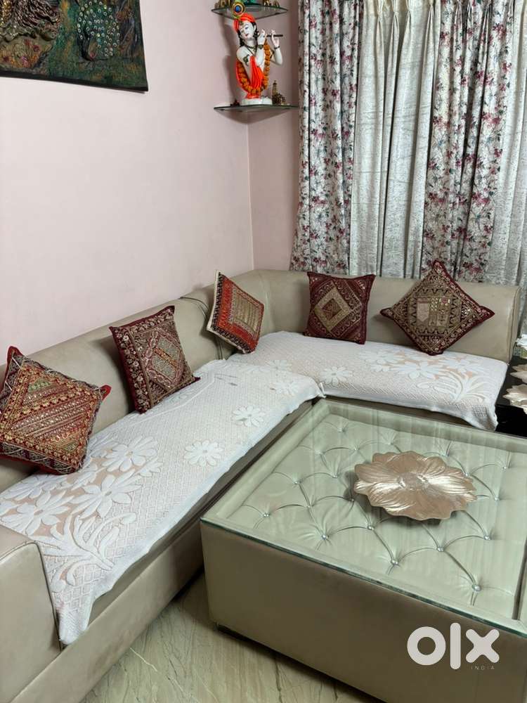 Sofa set with Table