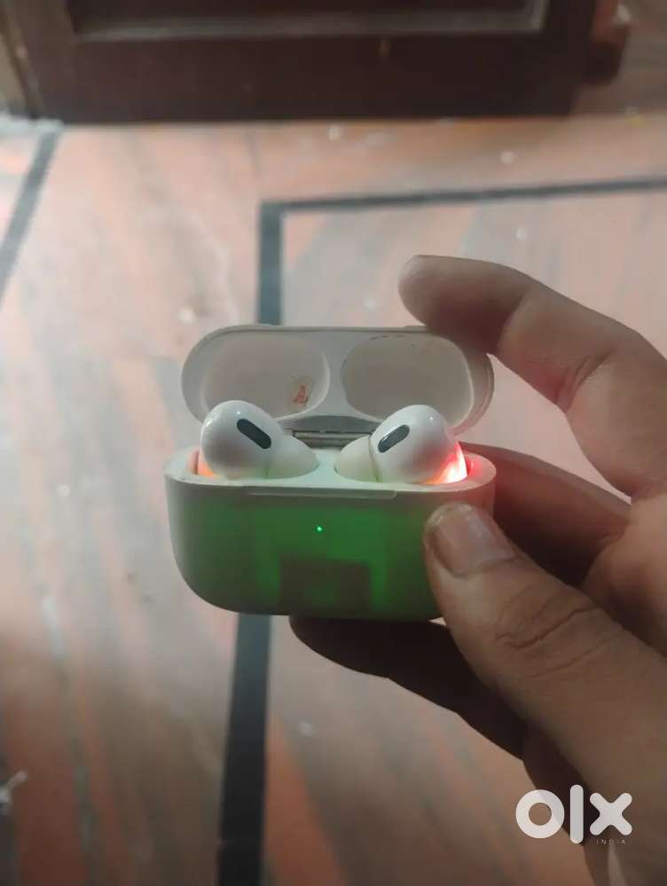 HERO AIRPODS 1