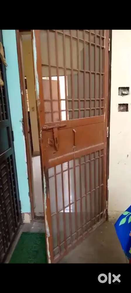 1bhk flat, semi-furnished for rent, with bed, fan and lights