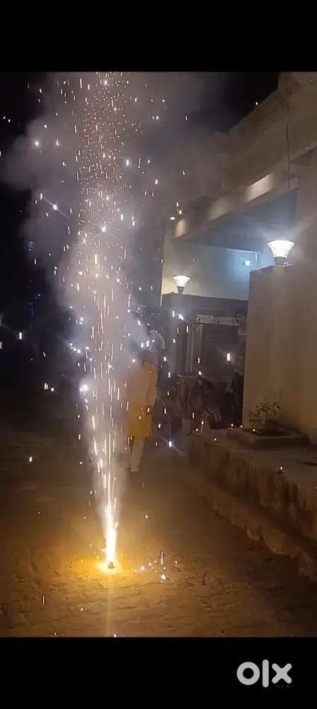 Ghoorpur Thana se sata hua 20 fit ki Road Per 30*60 ka House .