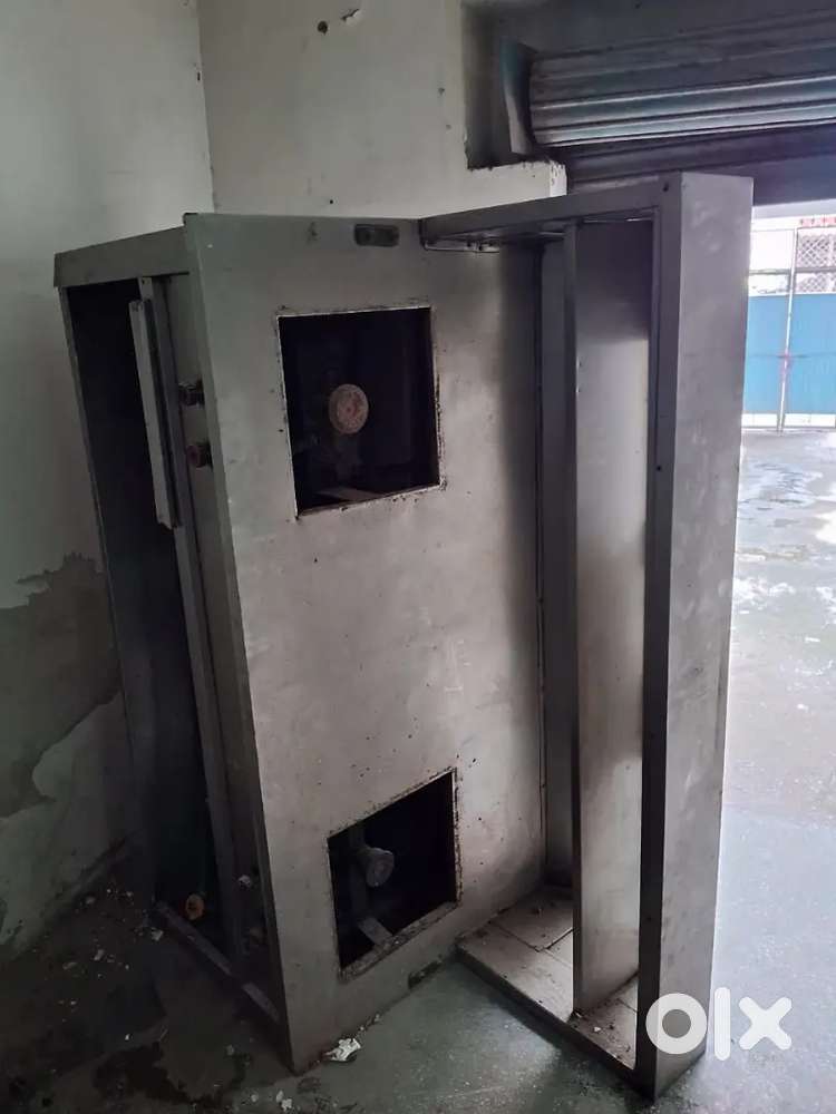 Food Display Counter + Commercial Stainless Steel – Good Condition