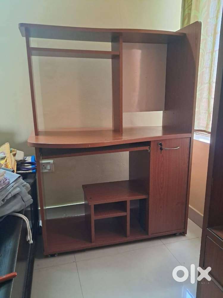 COMPUTER TABLE FOR SALE